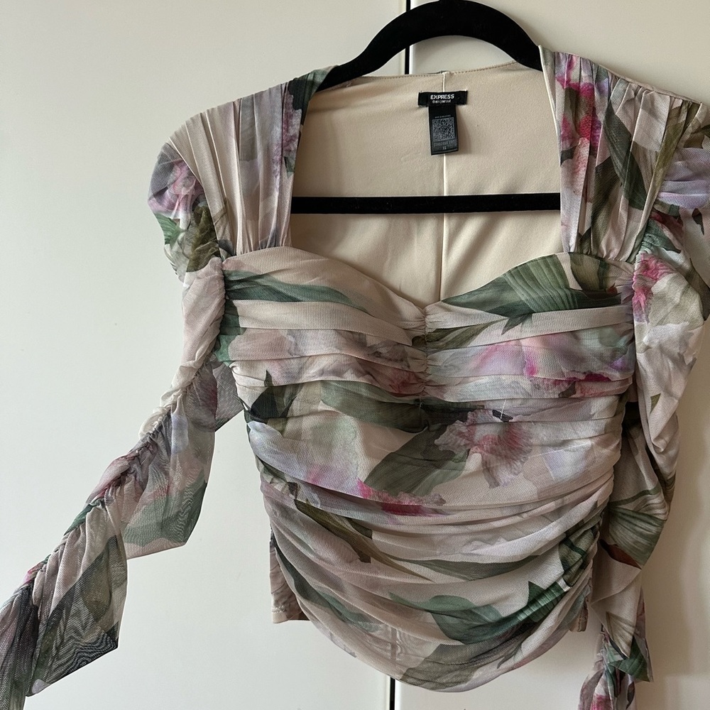 Body Contour Mesh Cropped Top With Removable Cups